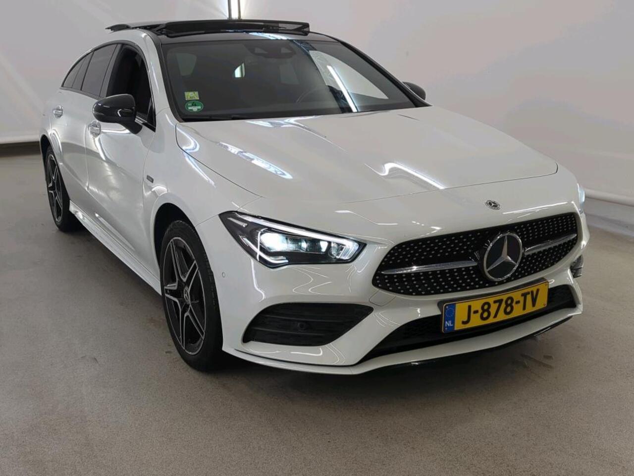 Mercedes-Benz CLA-KLASSE Shooting Brake 250 e Business Solution AMG Limited 1e Eigenaar | Dealer Onderh | NL-Auto | BTW | Pano | Sfeer | WideScreen | Memory | Stoelverwarming | Elek Stoel/Klep | Matrix Led | 1 LaadKabel | Climate | Navi | Cruise | PDC