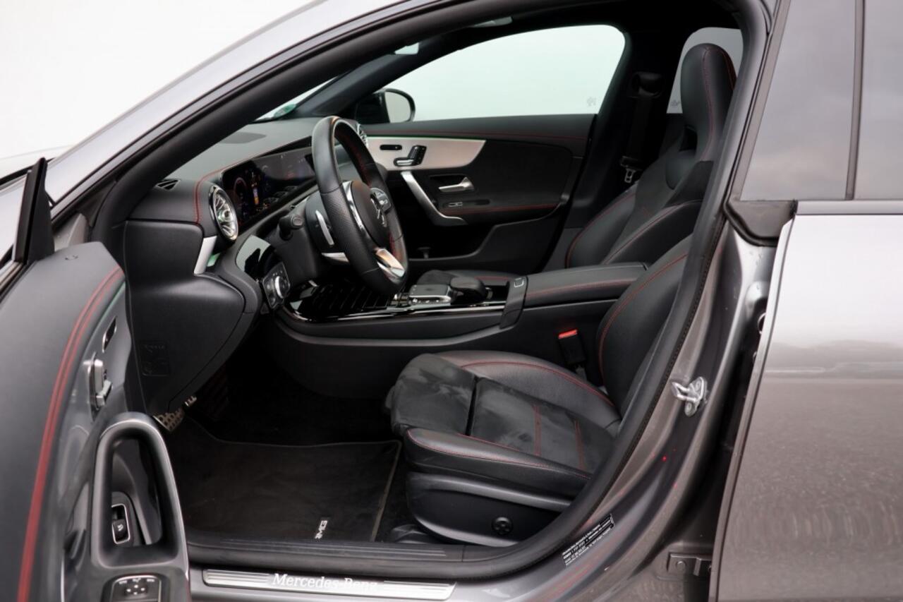 Mercedes-Benz CLA-KLASSE Shooting Brake 200 Bus Solution AMG - 163 pk **Pano / Sfeer