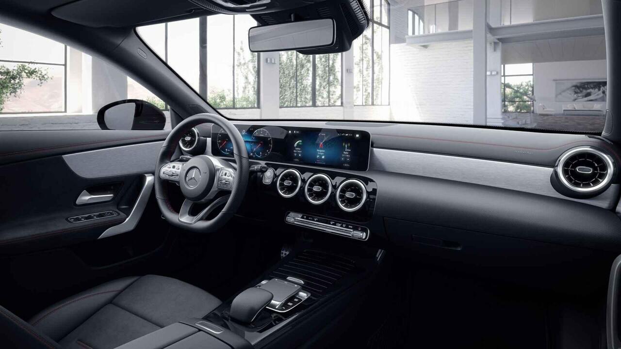 Mercedes-Benz CLA-KLASSE 180 Business Solution AMG | Night | Panoramadak | Widescreen | Parkeercamera |