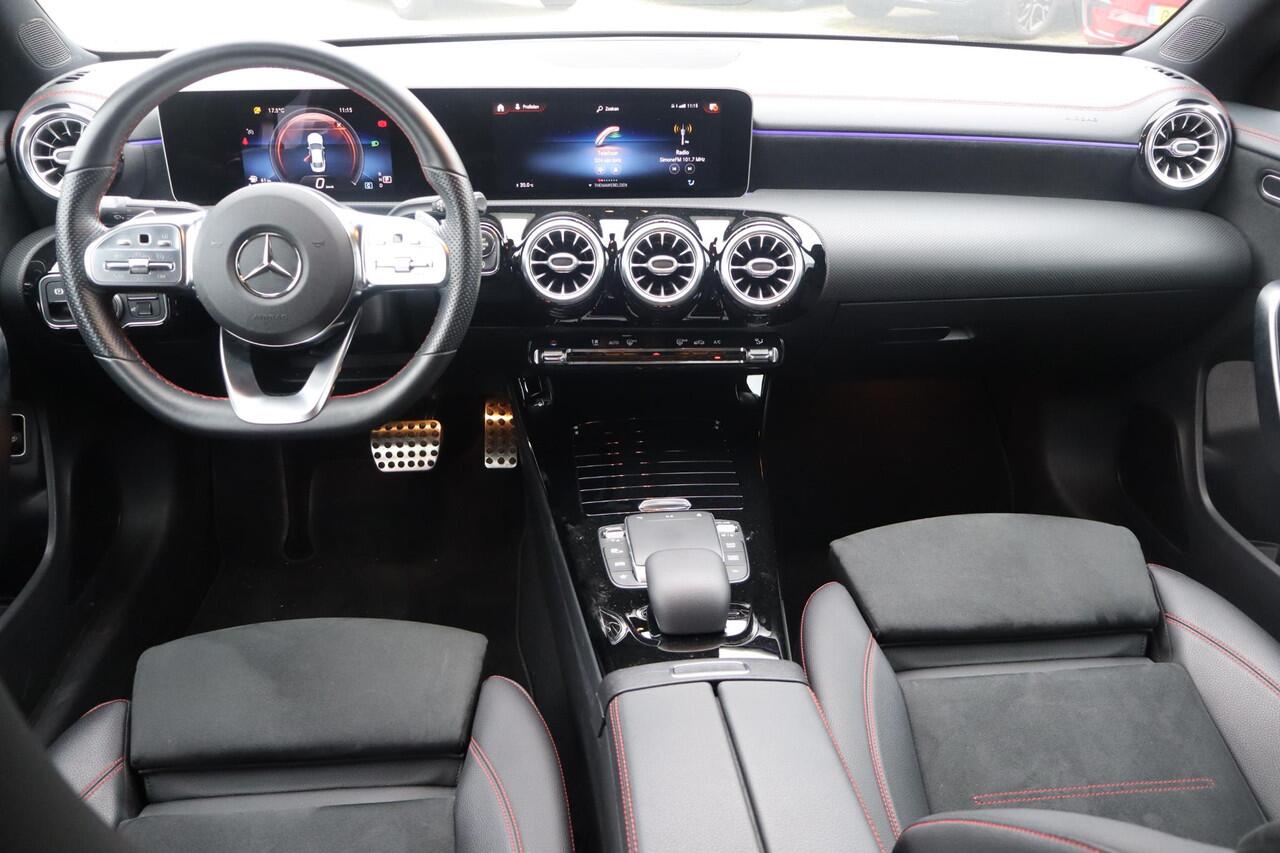 Mercedes-Benz CLA-KLASSE 250 4MATIC Premium Plus Camera, Apple Carplay, Android auto, Stoelverwarming, Climate control, Cruise control