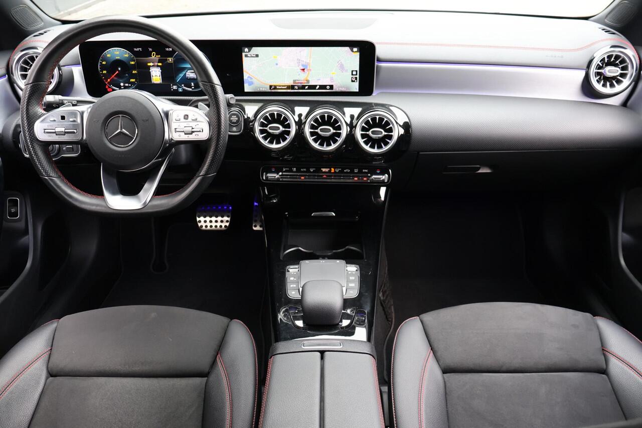 Mercedes-Benz CLA-KLASSE Shooting Brake 200 Business Solution AMG 1e Eigenaar | Dealer Onderh | NL-Auto | BTW | Elek Trekhaak | Sfeer | Camera | Elek Klep | Stoelverwarming | Climate | Navi | PDC | Full Led | Cruise | Keyless | Full