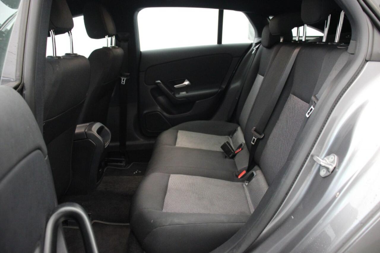 Mercedes-Benz CLA-KLASSE Shooting Brake 180 Business Solution Automaat - Digitaal Cockpit, Carplay, Camera, Stoelverw.