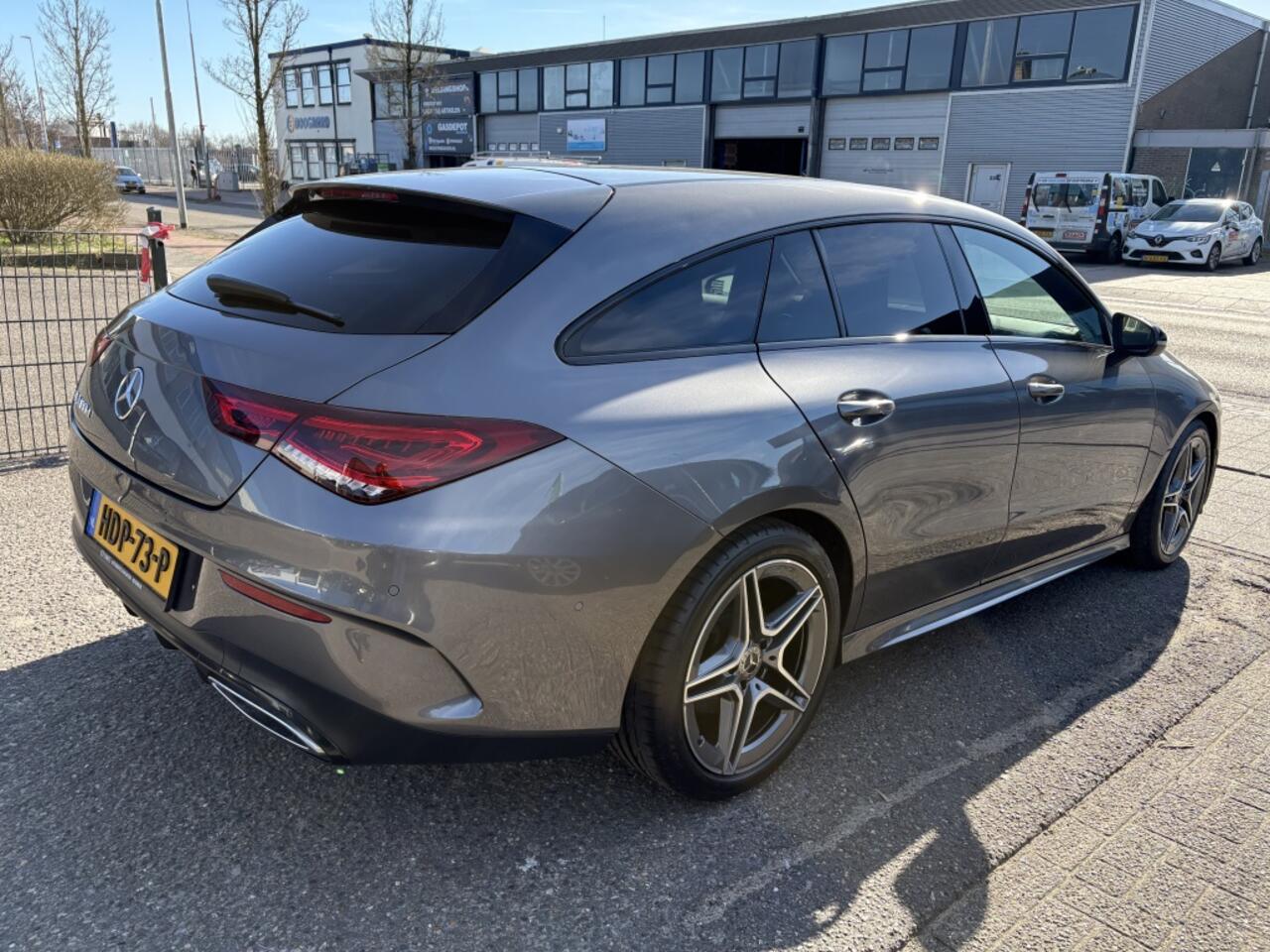 Mercedes-Benz CLA-KLASSE Shooting Brake 180 d Business Solution AMG DAB Camera Stoelverwarming