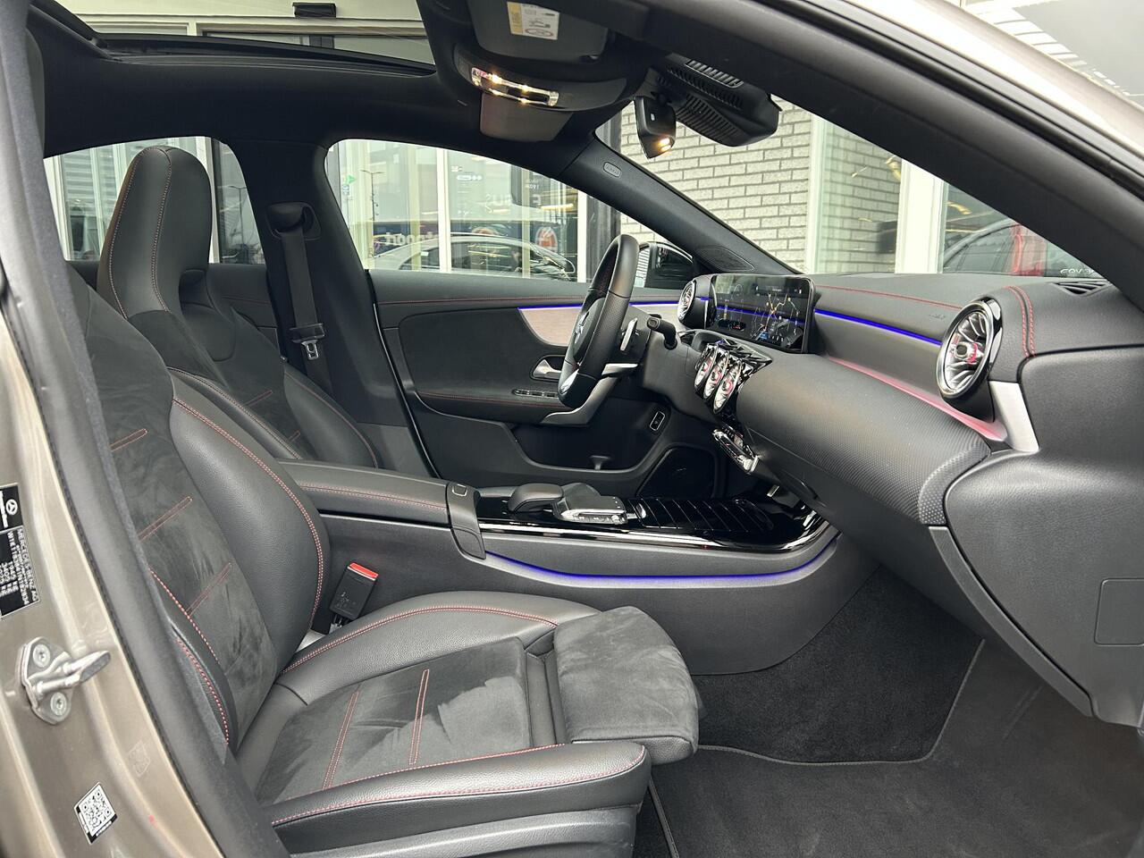 Mercedes-Benz CLA-KLASSE 180 Business Solution AMG | Trekhaak | Memory | Panoramadak