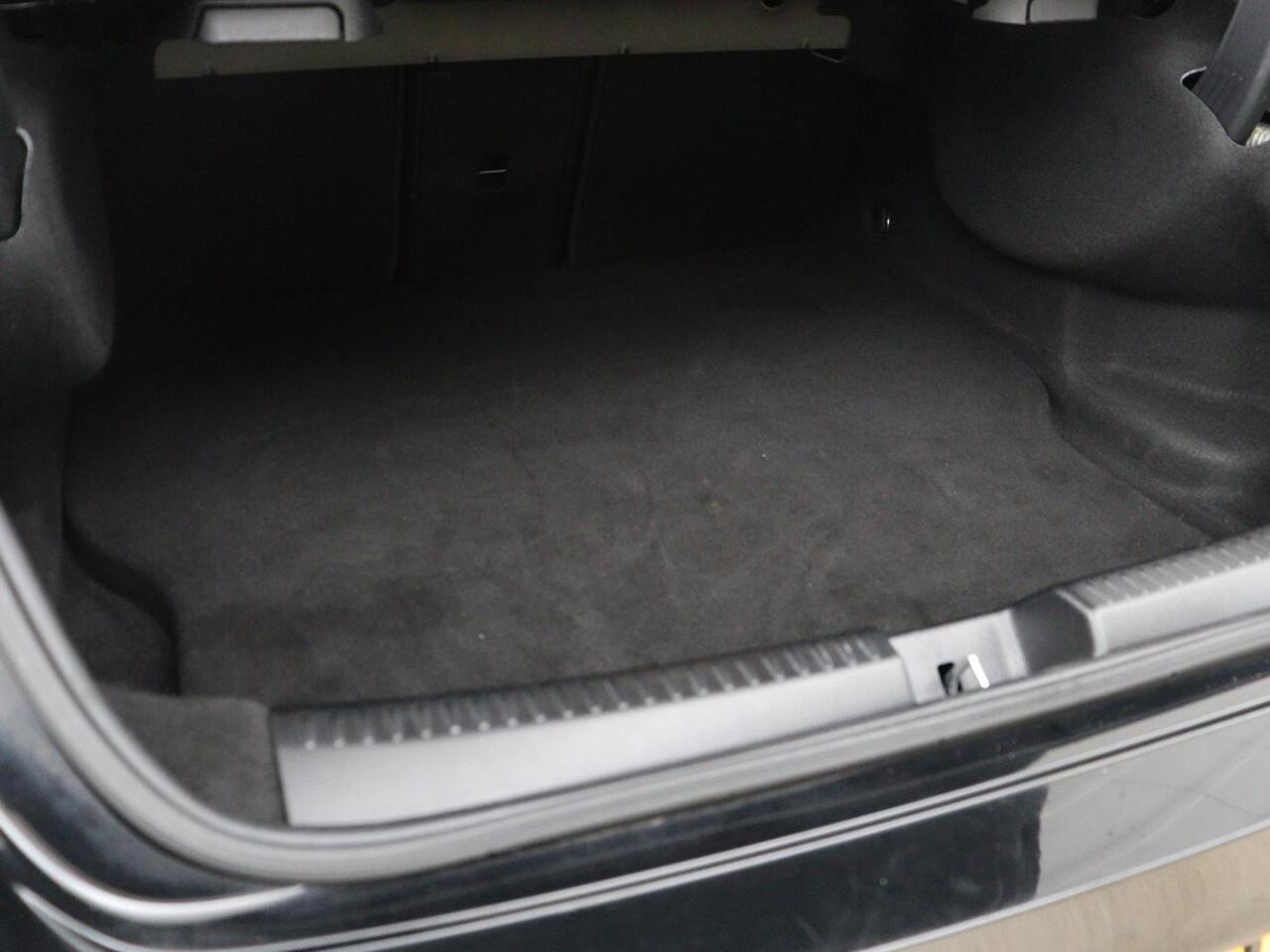 Mercedes-Benz CLA-KLASSE 250 e Bns Sol AMG Ld | Stoelverwarming | Widescreen | Sfeerverlichting | Full LED | Park Assist | Camera | Navigatie | Half leder