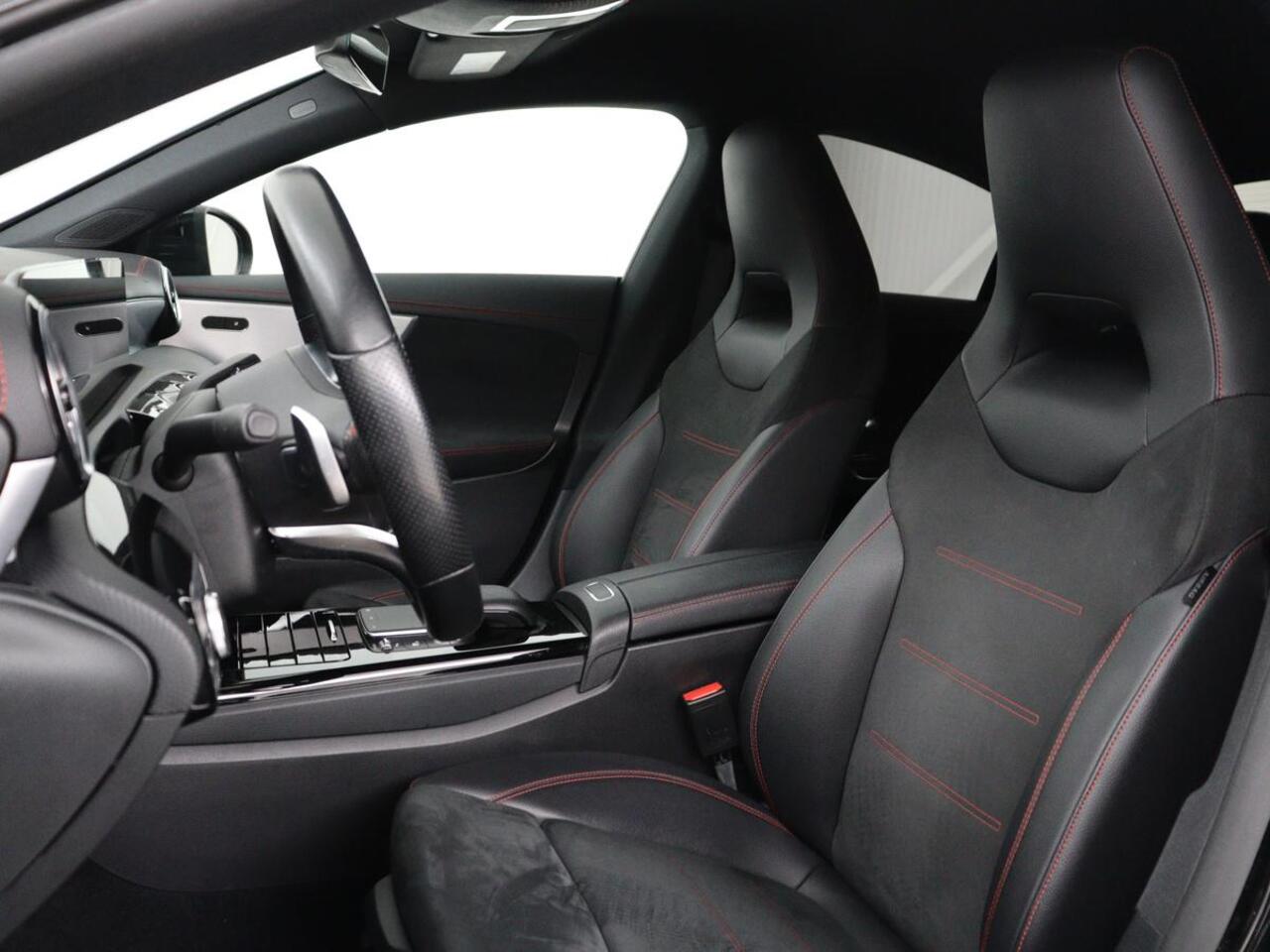 Mercedes-Benz CLA-KLASSE 250 e Bns Sol AMG Ld | Stoelverwarming | Widescreen | Sfeerverlichting | Full LED | Park Assist | Camera | Navigatie | Half leder