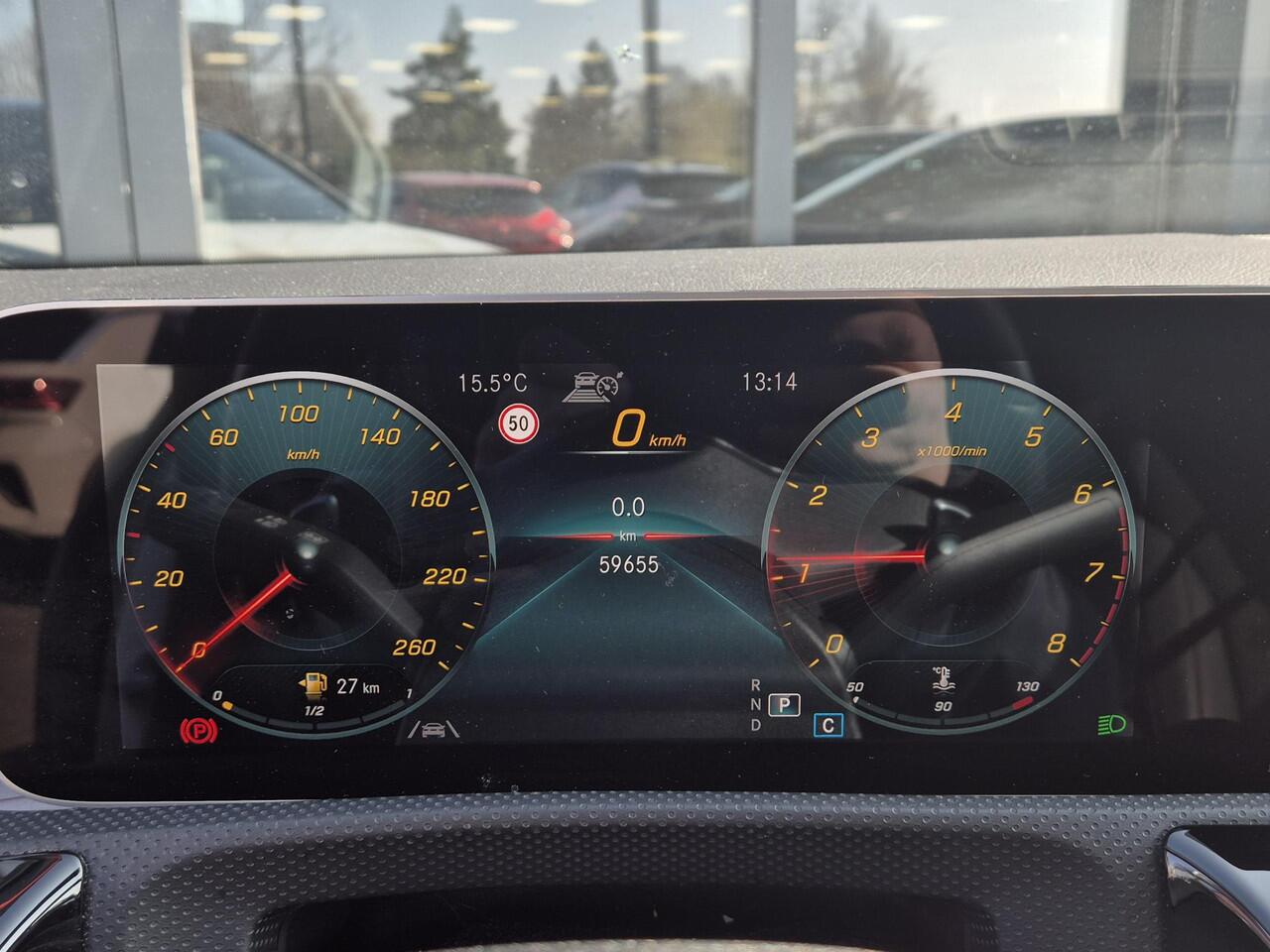 Mercedes-Benz CLA-KLASSE 200 Business Solution AMG | Navigatie | Panoramadak |