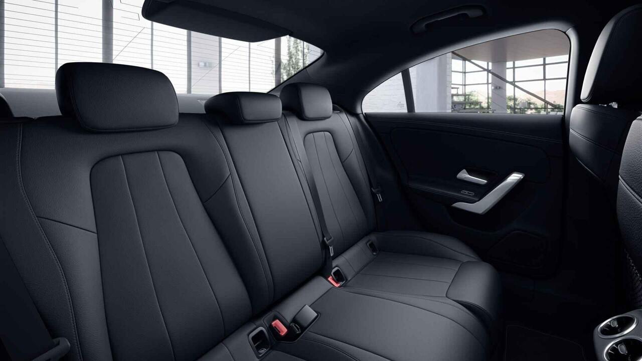 Mercedes-Benz CLA-KLASSE 200 Business Solution Luxury | Stoelverwarming | Widescreen | Sfeerverlichting | Apple Carplay |