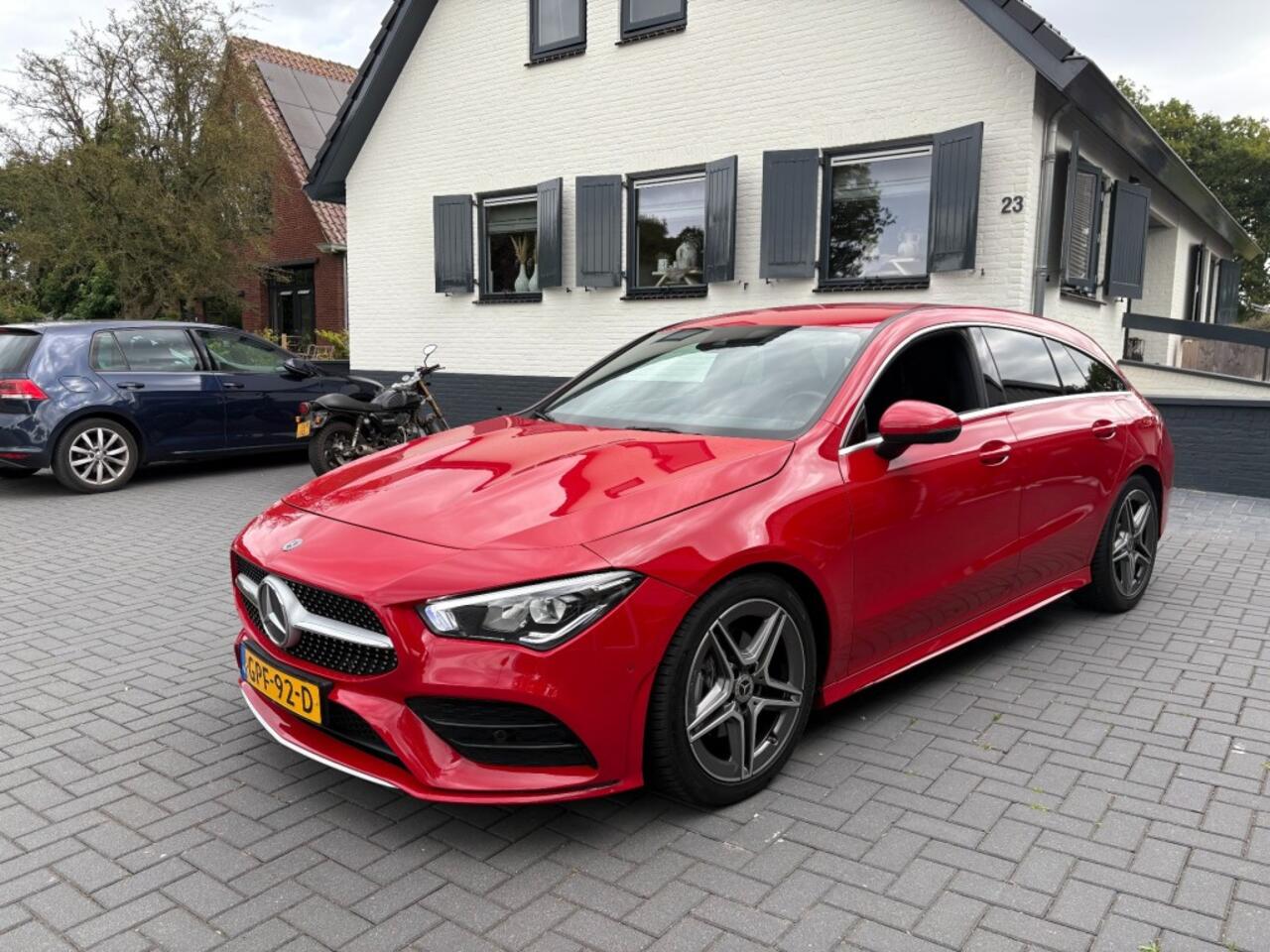 Mercedes-Benz CLA-KLASSE Shooting Brake 180 Premium cruise/airco/lane assist/All-in prijs incl afleverbeurt