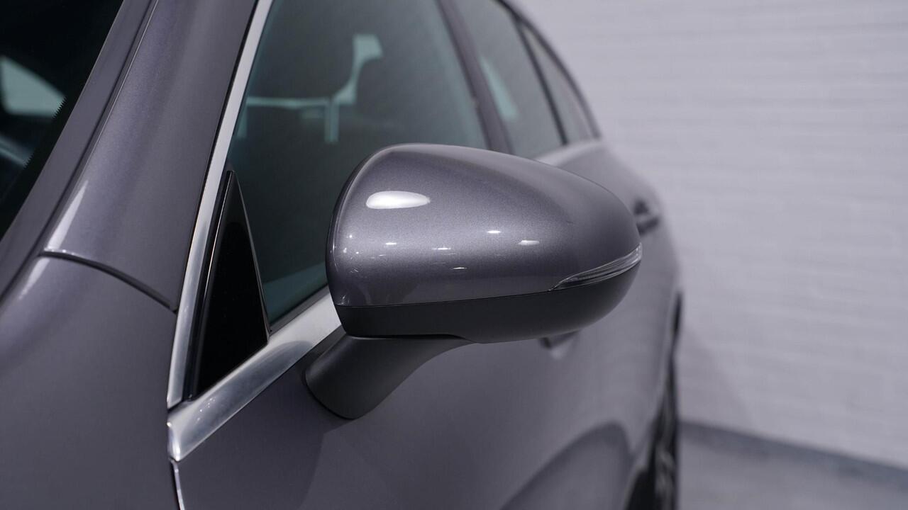 Mercedes-Benz CLA-KLASSE Shooting Brake 180 Business Solution Luxury 1e Eig. NAP Camera Leder Comfortstoelen Stoelverwarming Rijklaar!