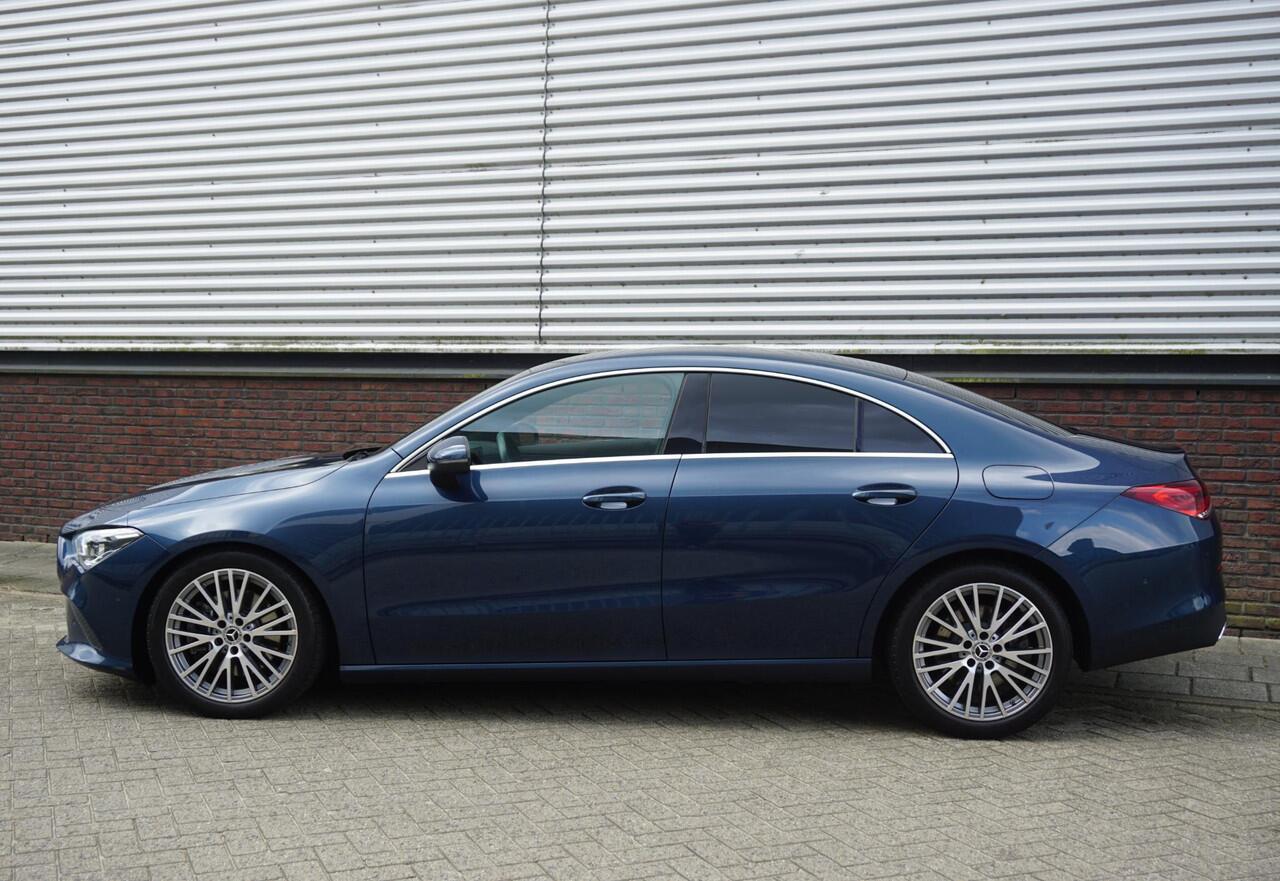 Mercedes-Benz CLA-KLASSE 250 225PK/Led-Matrix/18Inch./Sportstoelen Leer/ Dealeronderhouden