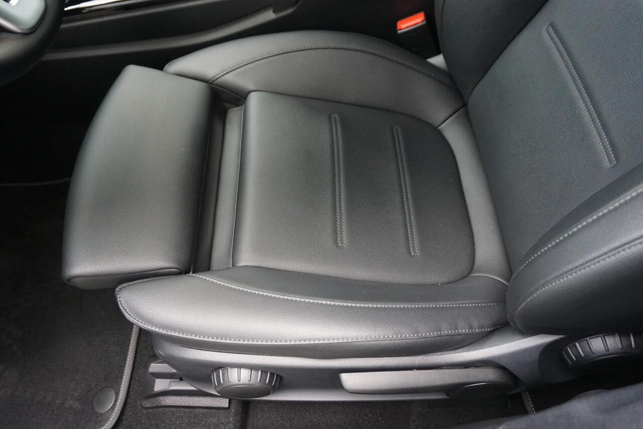 Mercedes-Benz CLA-KLASSE 250 225PK/Led-Matrix/18Inch./Sportstoelen Leer/ Dealeronderhouden