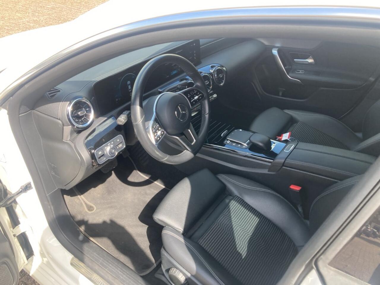 Mercedes-Benz CLA-KLASSE 180 Bus. Sol. AMG AUTOMAAT