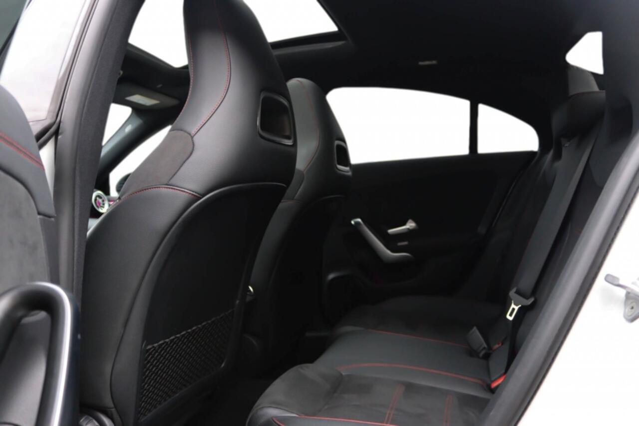Mercedes-Benz CLA-KLASSE 250 e AMG Line l Pano l Camera l Night pakket