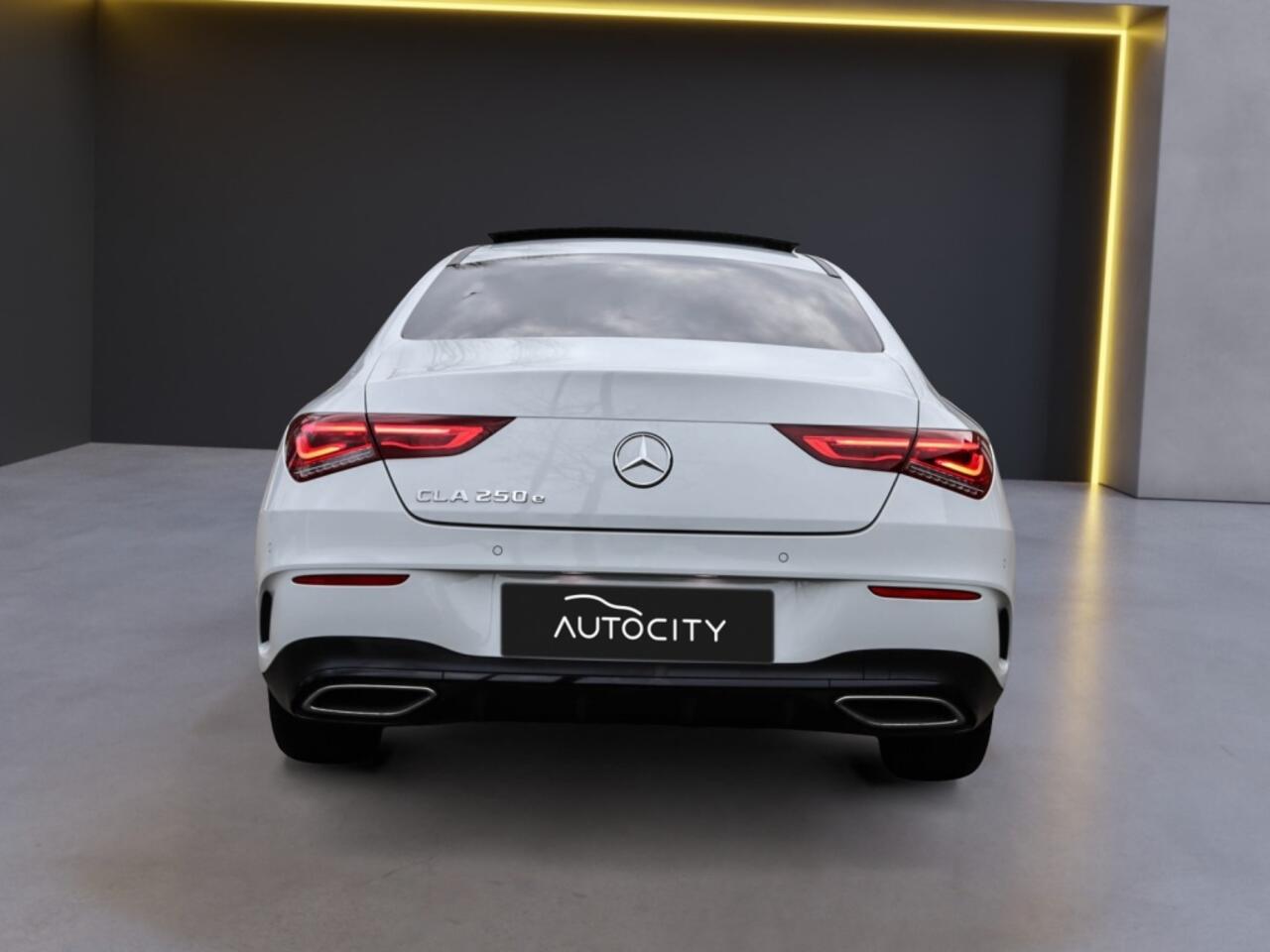 Mercedes-Benz CLA-KLASSE 250 e AMG Line l Pano l Camera l Night pakket