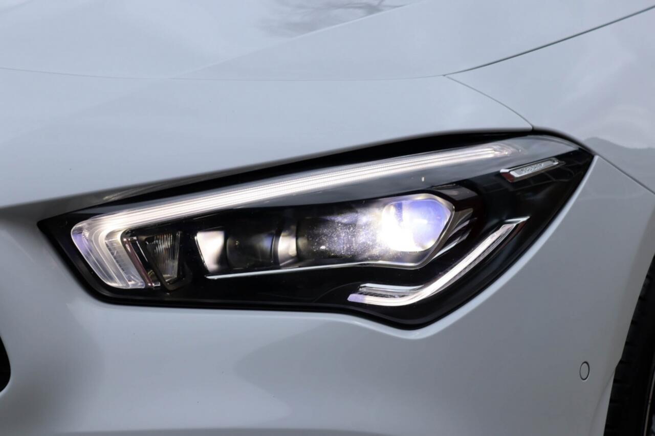 Mercedes-Benz CLA-KLASSE 250 e AMG Line l Pano l Camera l Night pakket