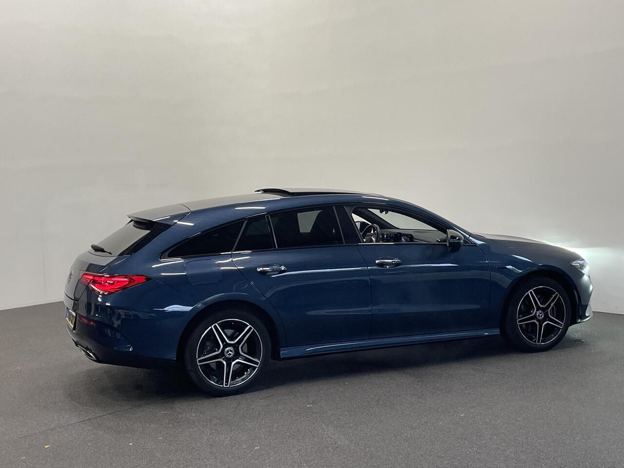 Mercedes-Benz CLA-KLASSE Shooting Brake 250 e Business Solution AMG Limited Panoramadak Navigatie Apple Carplay/Android Auto Camera Parkeersensoren Elektrische achterklep Elektrische stoelen en verwarmd Virtual Cockpit Climate Control