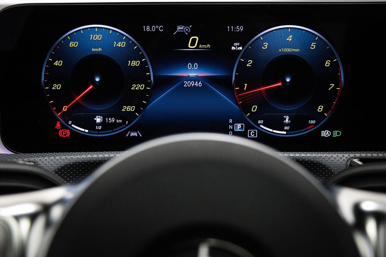 Mercedes-Benz CLA-KLASSE 180 AMG Line | WIDESCREEN | PANORAMADAK | SFEERVERLICHTING