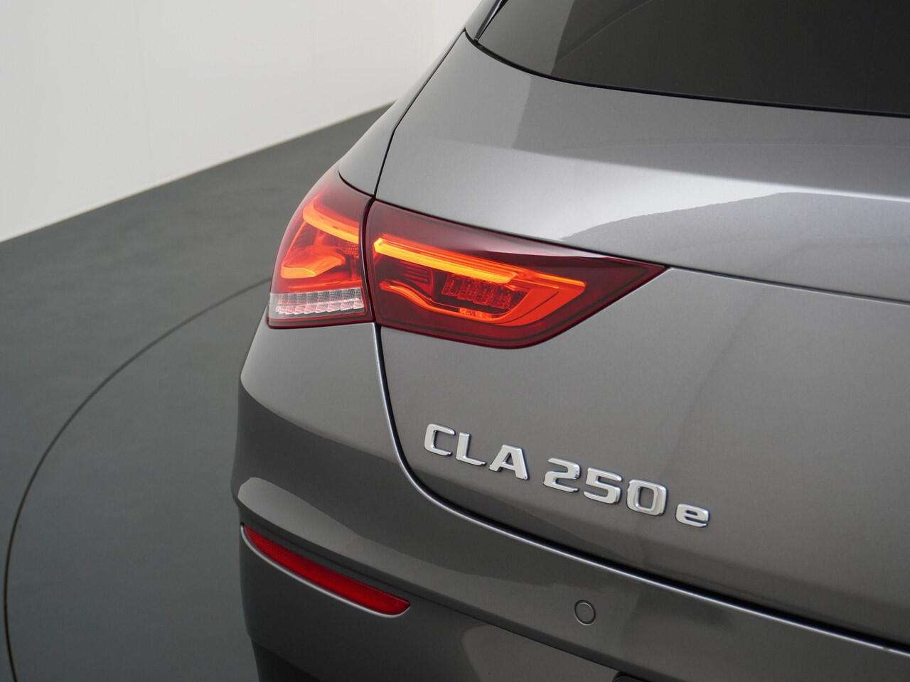 Mercedes-Benz CLA-KLASSE Shooting Brake 250e Business Solution AMG Limited