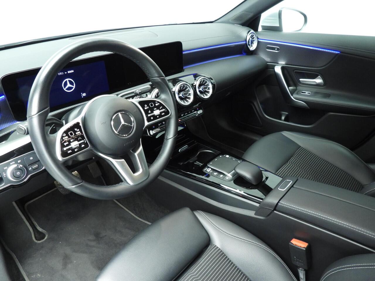 Mercedes-Benz CLA-KLASSE Shooting Brake 180 Luxury Line | 18" | Camera