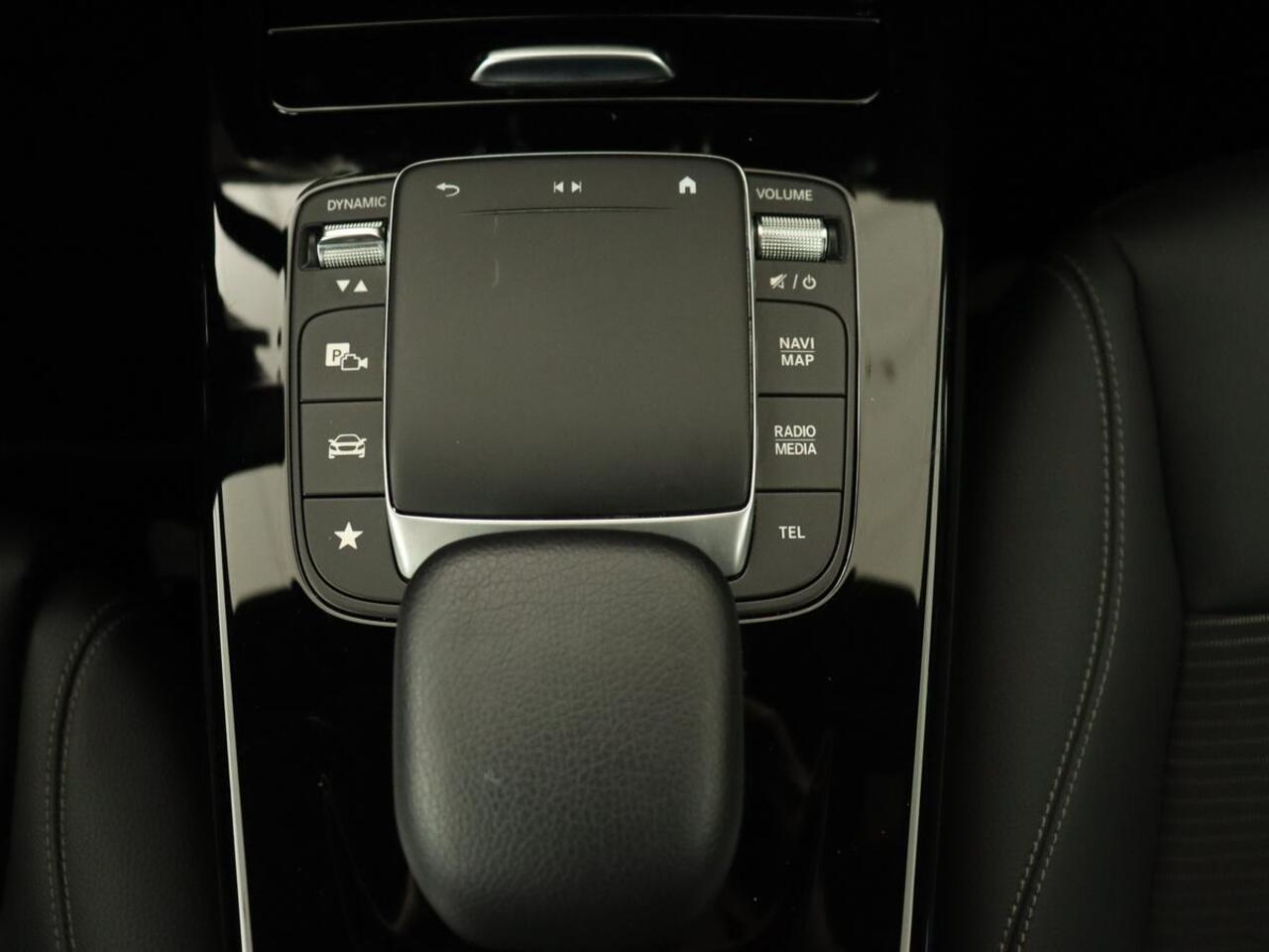 Mercedes-Benz CLA-KLASSE Shooting Brake 250 e AMG Line | Half Leder | Carplay | Stoelverwarming | Camera | LED | Navigatie | Adaptive Cruise