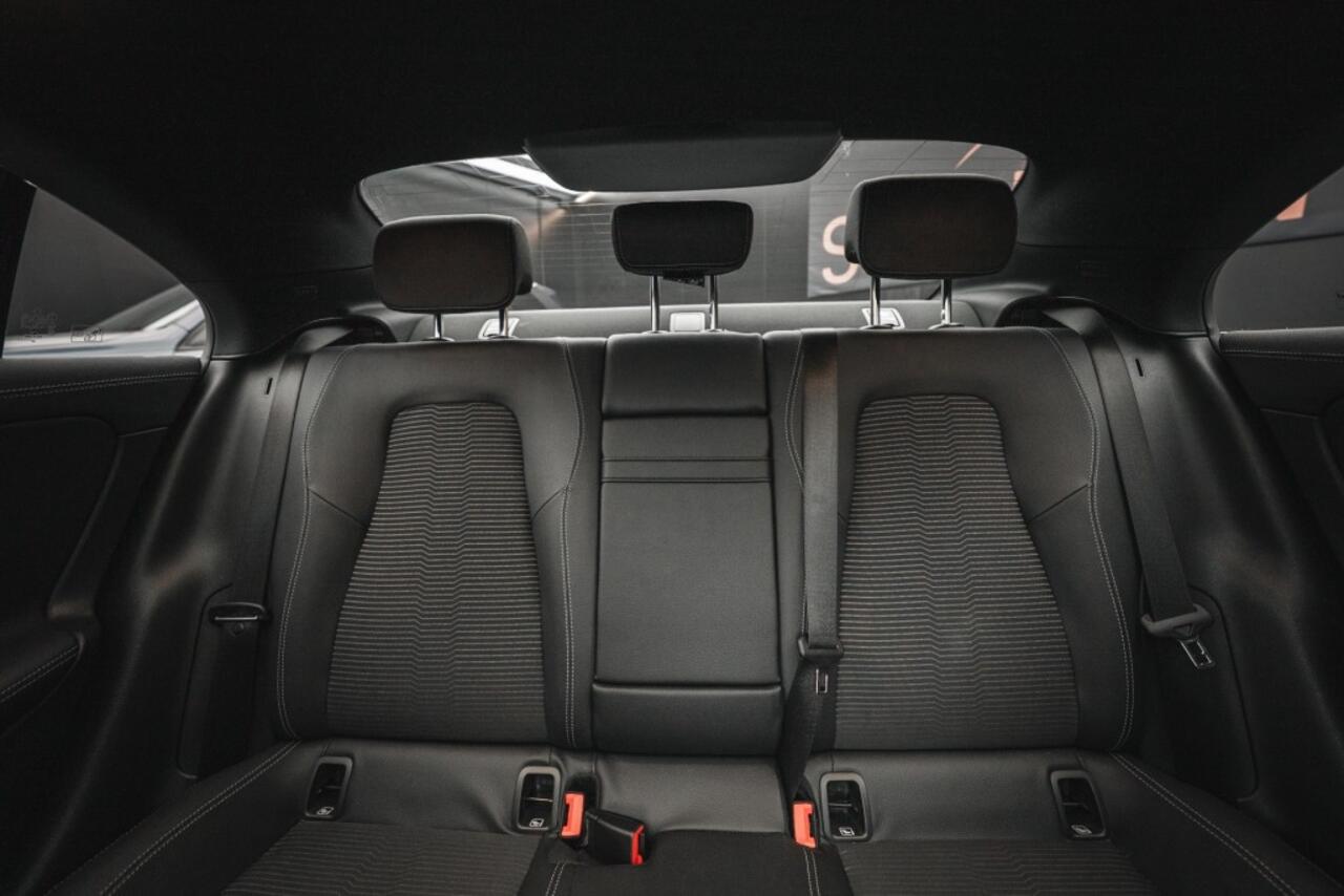 Mercedes-Benz CLA-KLASSE CLA 250 E PANO LAGE KM STAND