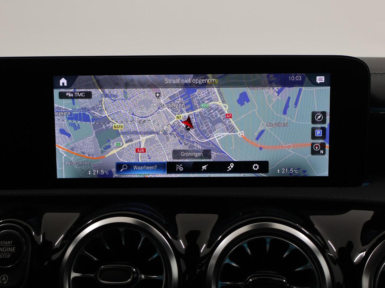 Mercedes-Benz CLA-KLASSE 180 Luxury Line | Distronic/ Adaptieve cruise control | Apple Carplay | Keyless Go | Widescreen |