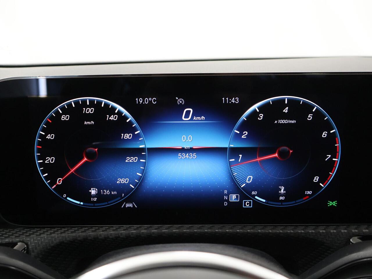 Mercedes-Benz CLA-KLASSE 180 Business Line | Apple Carplay | Widescreen | Stoelverwarming | Achteruitrijcamera |