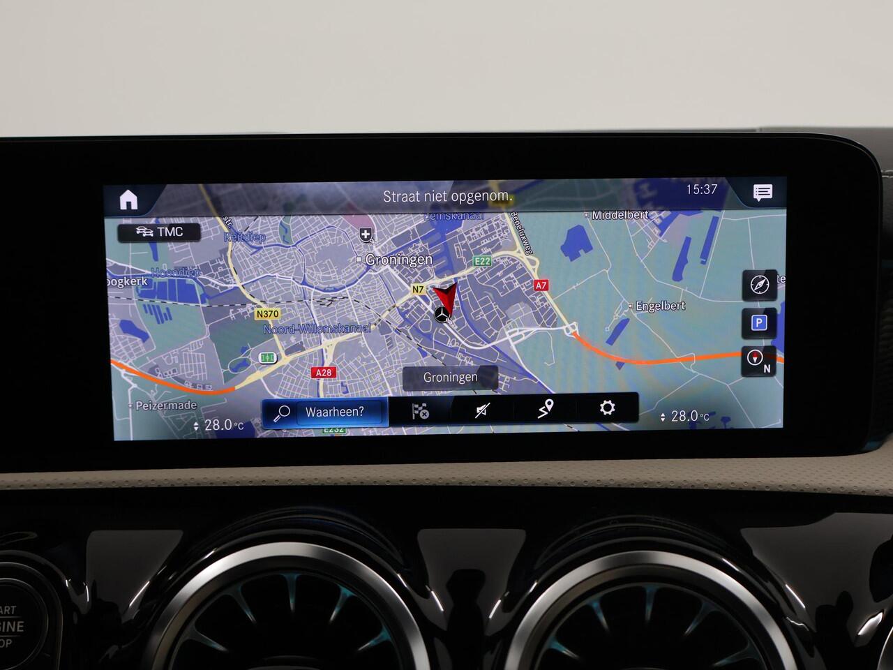 Mercedes-Benz CLA-KLASSE Shooting Brake 180 Luxury Line | Stoelverwarming | Premium Pack | Distronic | Multibeam | Achteruitrijcamera |