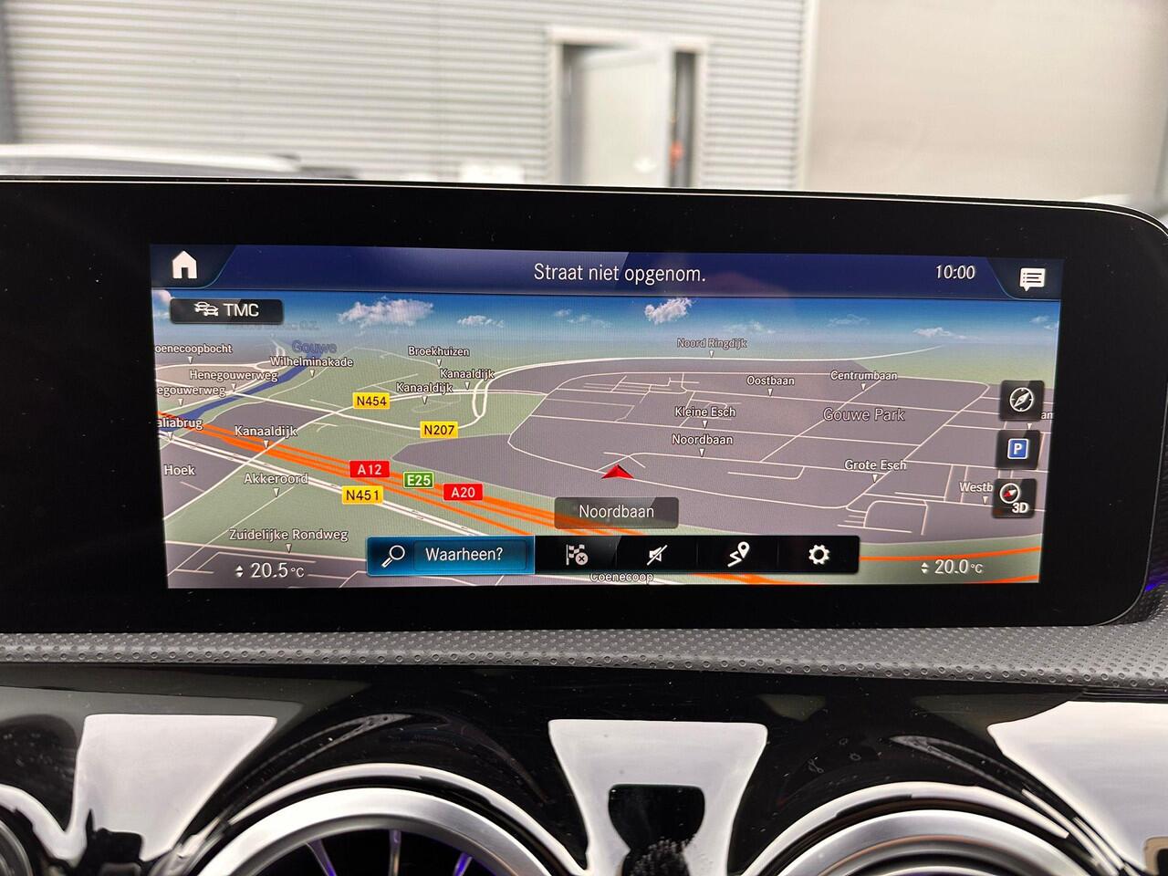 Mercedes-Benz CLA-KLASSE 180 Luxury Line stoelverwarming/Ambilight/Navi/Dealeronderhouden