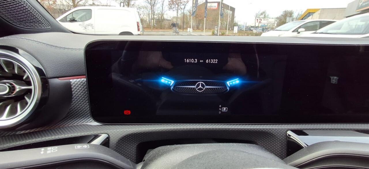 Mercedes-Benz CLA-KLASSE 180 Business Solution Luxury NLauto | 1e eigenaar | dealeronderh