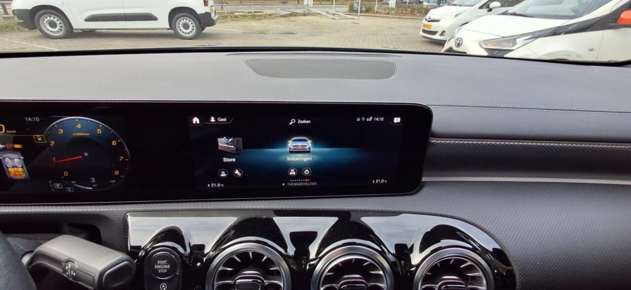 Mercedes-Benz CLA-KLASSE 180 Business Solution Luxury NLauto | 1e eigenaar | dealeronderh