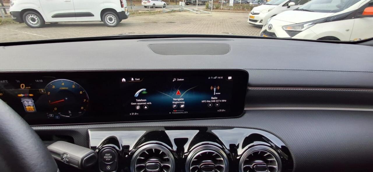 Mercedes-Benz CLA-KLASSE 180 Business Solution Luxury NLauto | 1e eigenaar | dealeronderh