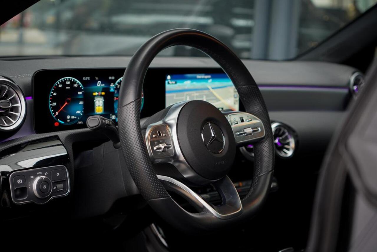 Mercedes-Benz CLA-KLASSE 250e AMG Line / Pano / Sfeerverlichting / SOH 96,1 / Stoelverwarming+Ventilatie / Leder / HUD