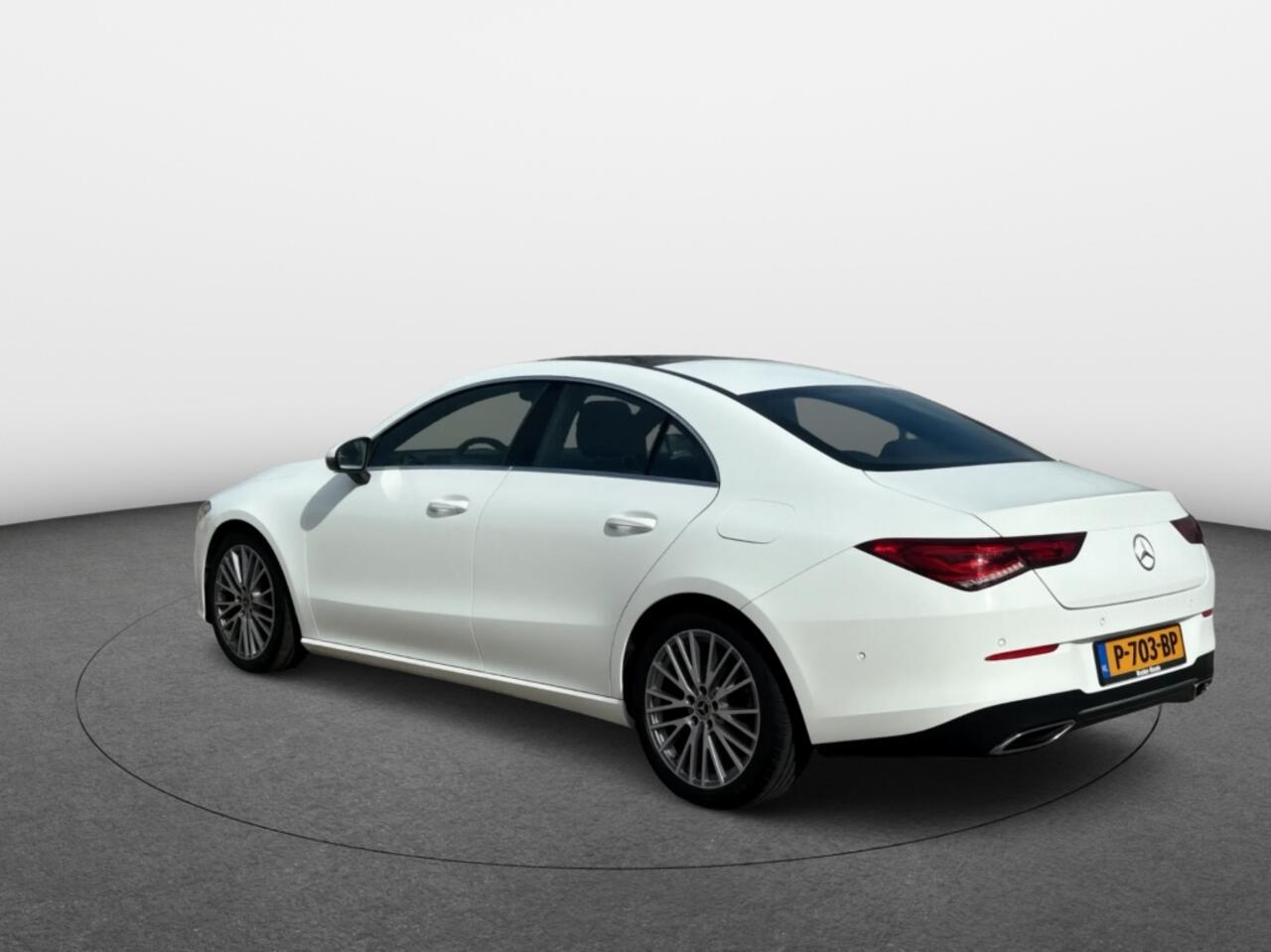 Mercedes-Benz CLA-KLASSE 180 Business Solution Luxury Aut | Panoramadak | Sfeerled