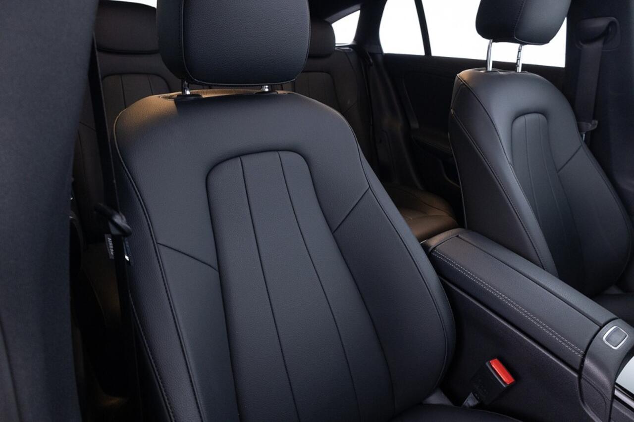 Mercedes-Benz CLA-KLASSE 180 Shooting Brake Luxury Line Automaat | PANORAMADAK | LEDER