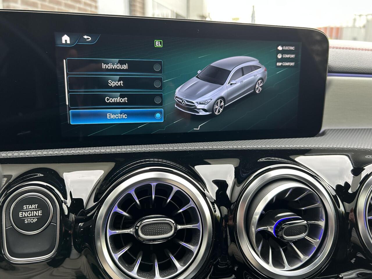 Mercedes-Benz CLA-KLASSE Shooting Brake 250 e AMG Line | Panoramadak | Nightpakket |