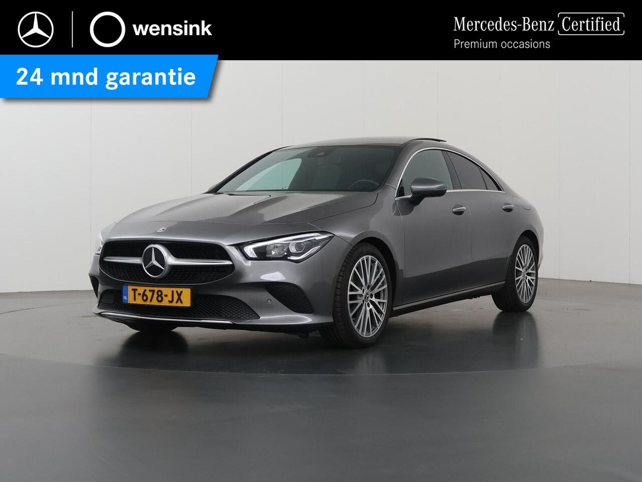 Mercedes-Benz CLA-KLASSE 180 Luxury Line | Panoramadak | Trekhaak | Digitaal display | Stoelverwarming |