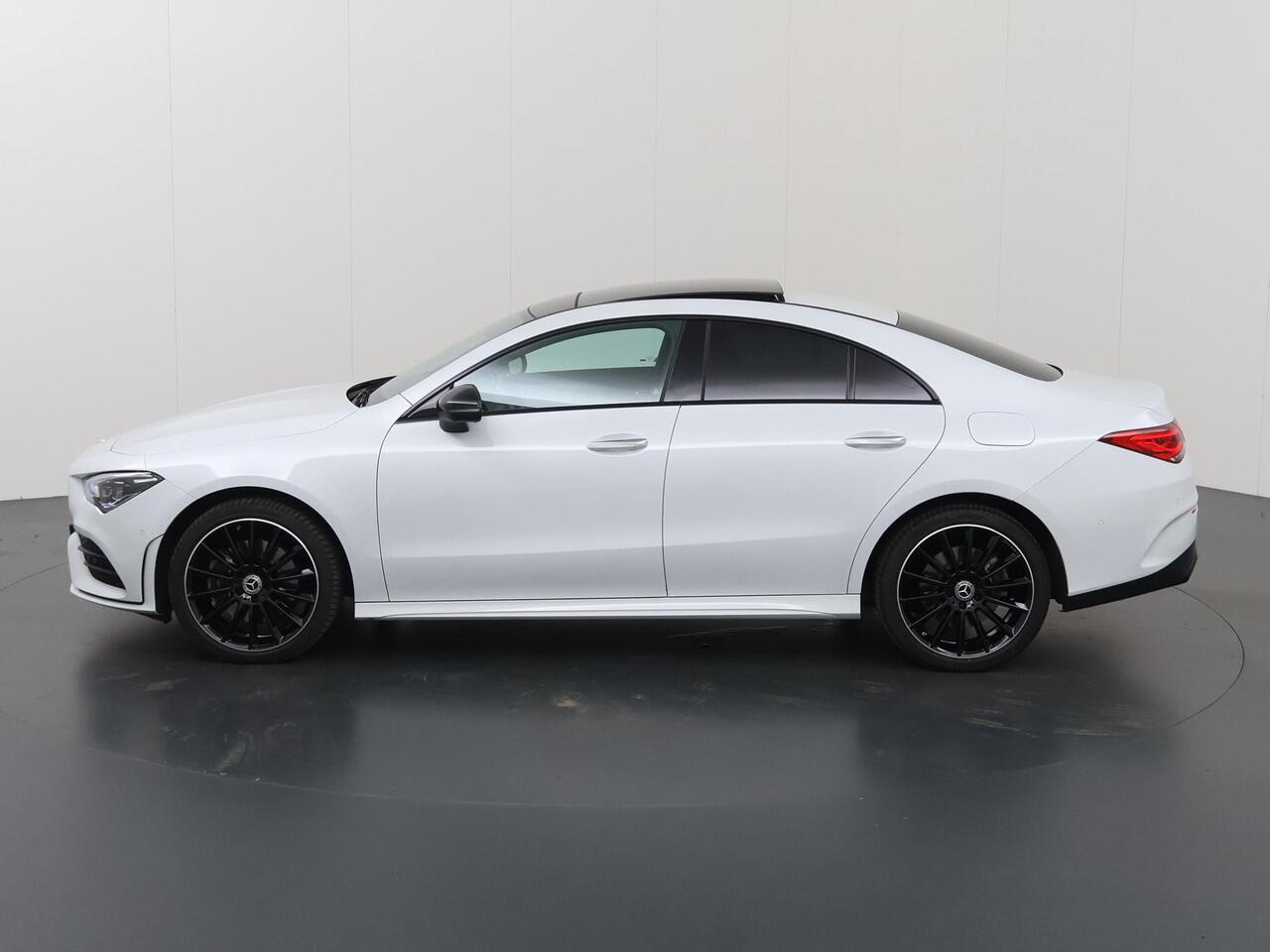 Mercedes-Benz CLA-KLASSE 250 e AMG Line | Night | Panoramadak | Headup | Multibeam | 360 graden camera |