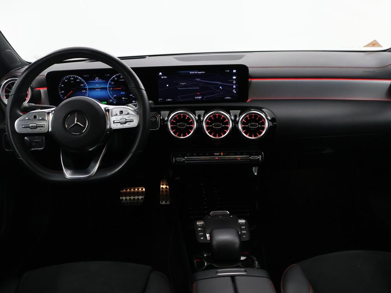 Mercedes-Benz CLA-KLASSE 250 e AMG Line | Night | Panoramadak | Headup | Multibeam | 360 graden camera |