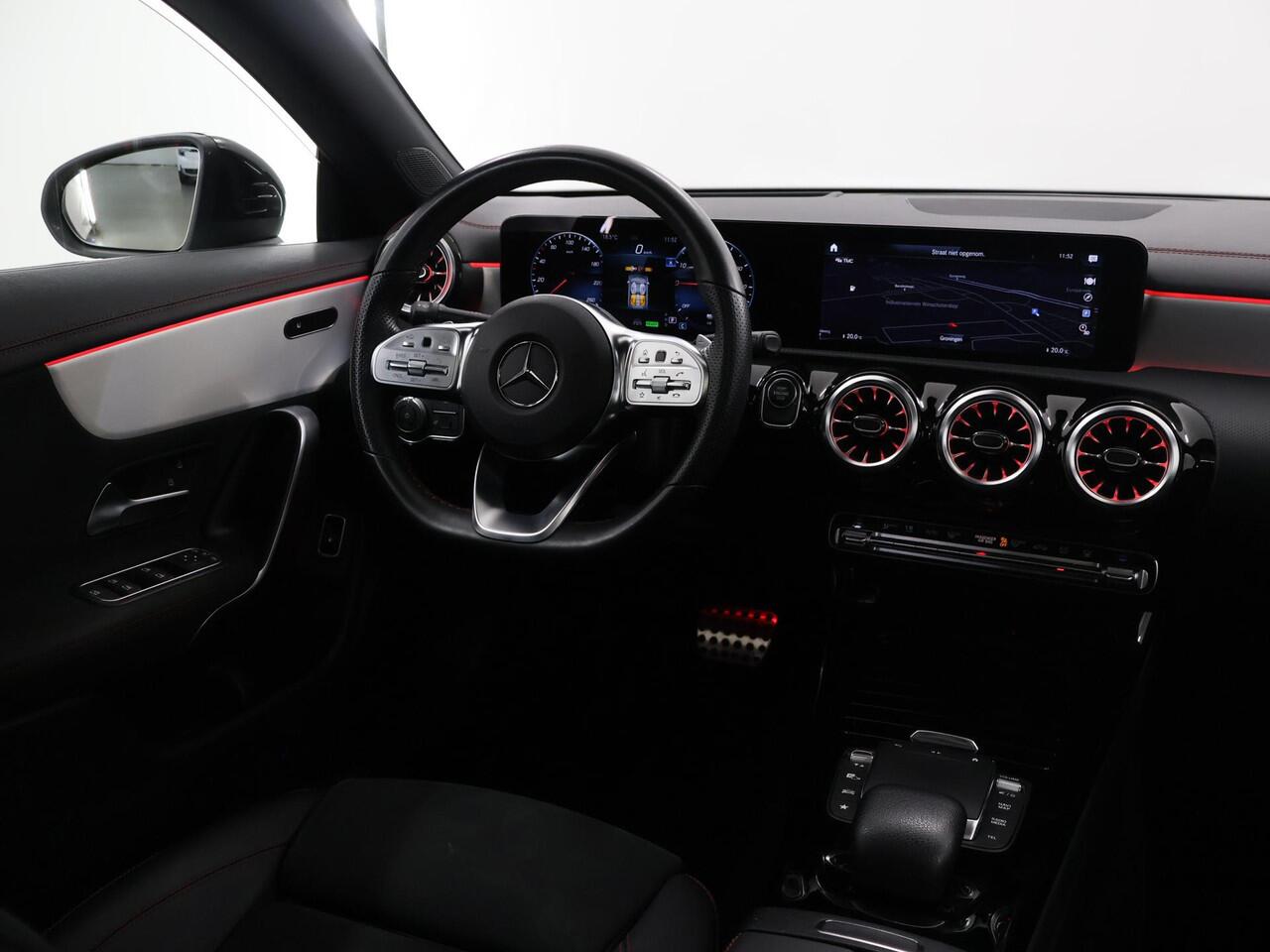 Mercedes-Benz CLA-KLASSE 250 e AMG Line | Night | Panoramadak | Headup | Multibeam | 360 graden camera |