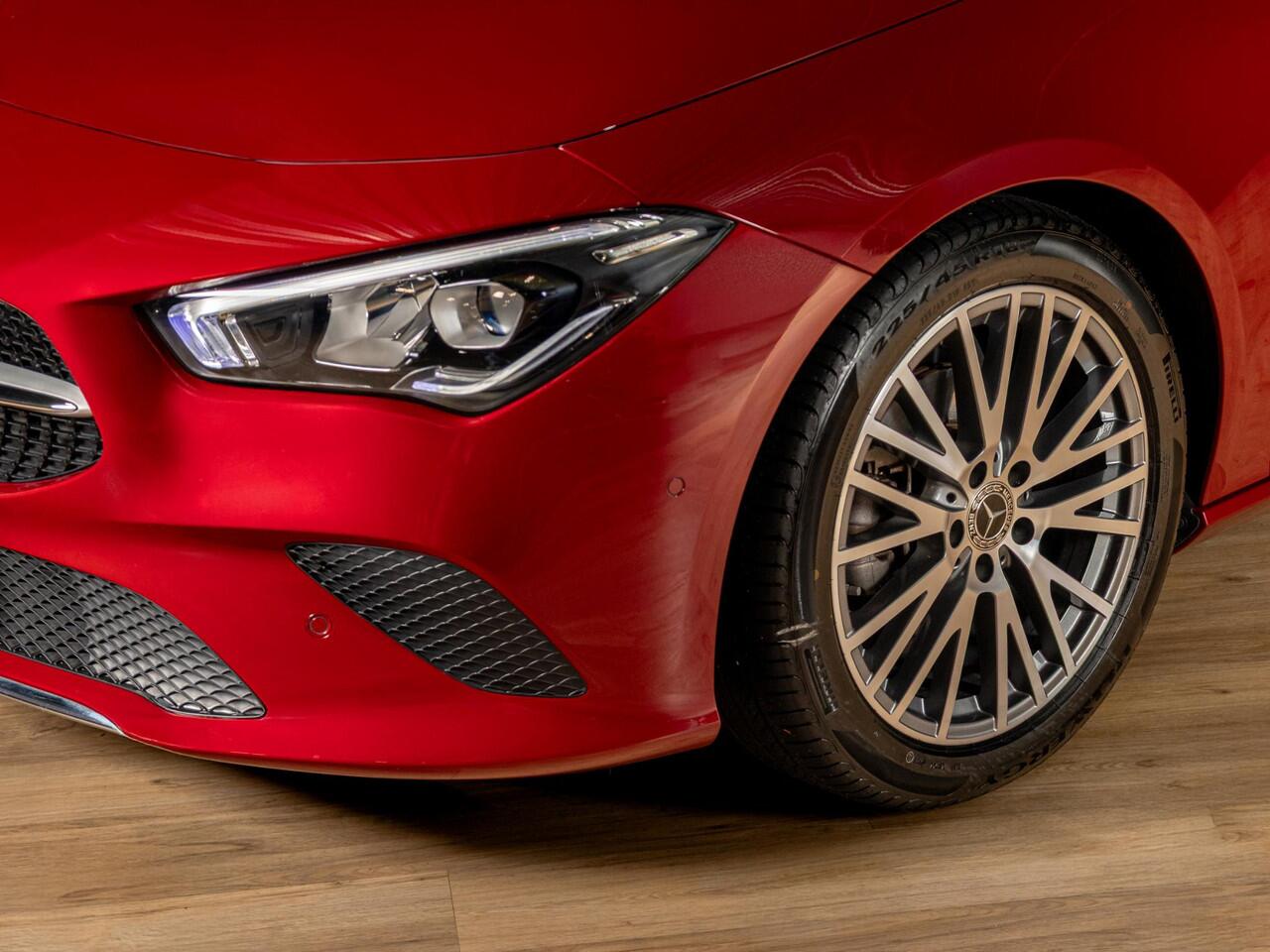 Mercedes-Benz CLA-KLASSE Limousine 180 Luxury Line Premium | Panorama dak