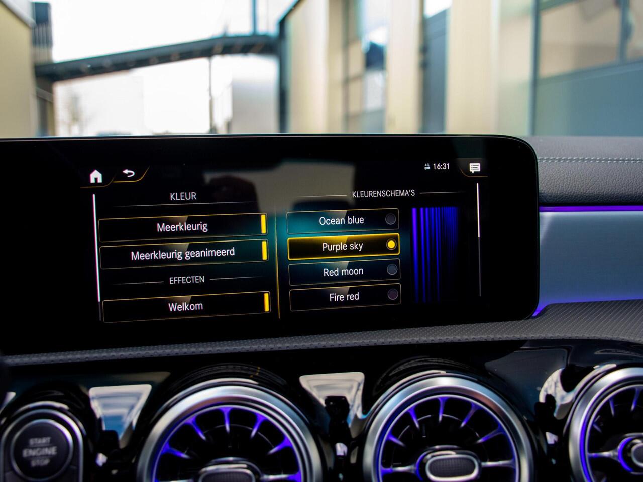 Mercedes-Benz CLA-KLASSE 180 AMG Line | Panorama dak | 20'' AMG Velgen | Adaptive Cruise Control |