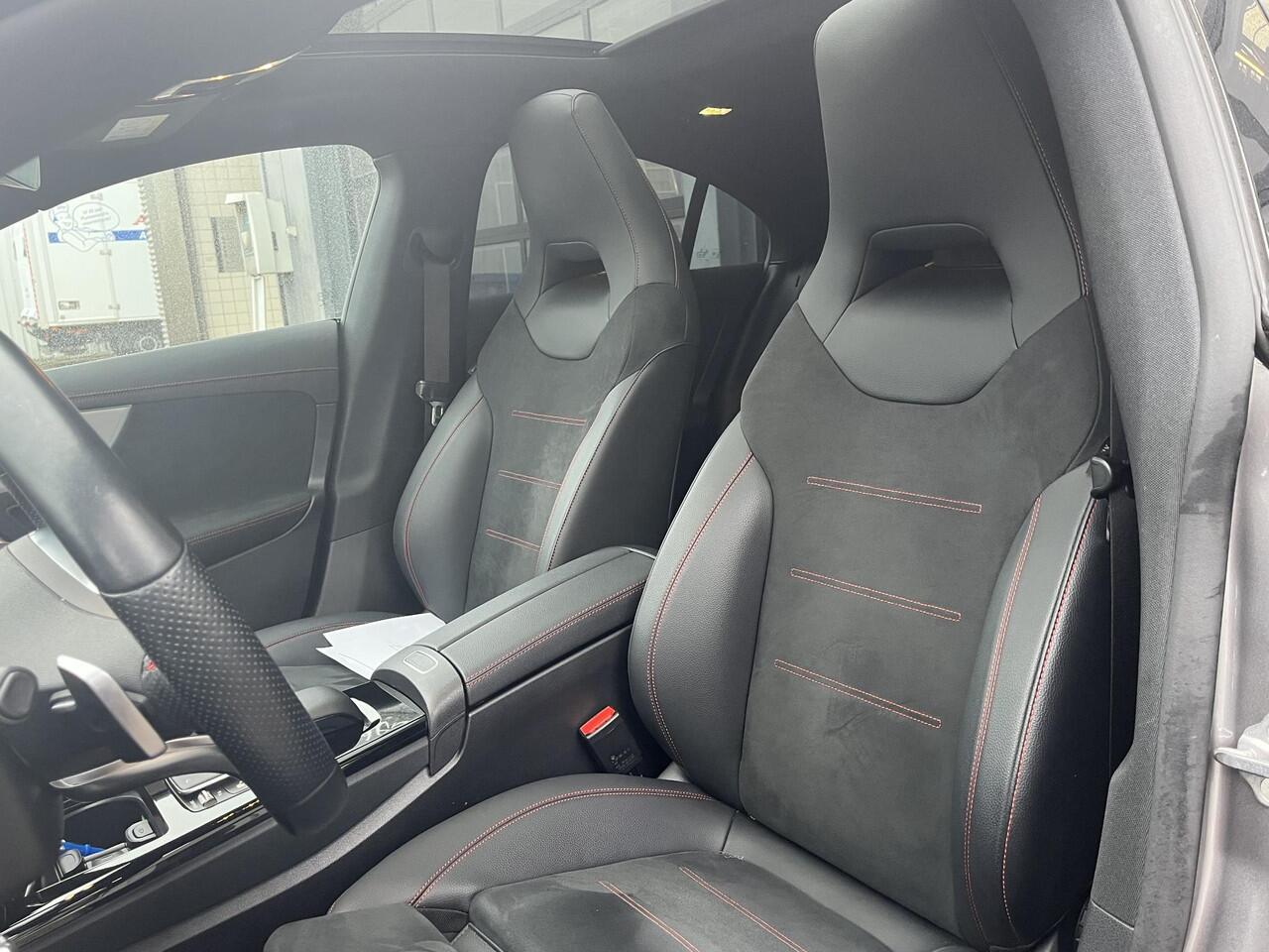 Mercedes-Benz CLA-KLASSE 180 AMG Line | Panoramadak | CarPlay | Cruise Control | Navigatie | Led Koplampen