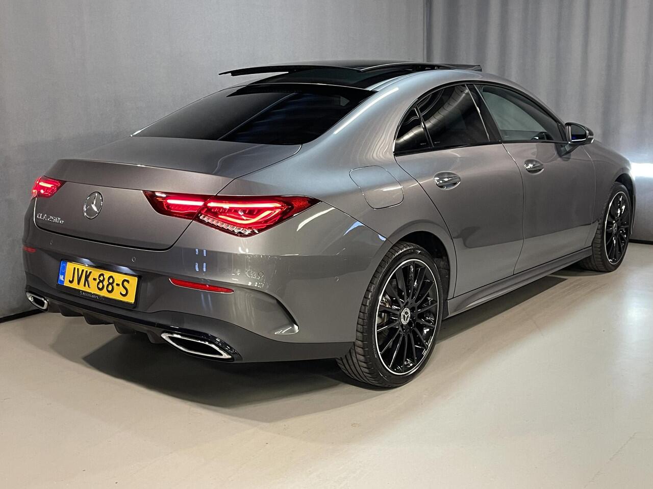 Mercedes-Benz CLA-KLASSE 250 e AMG Line 19"/Panoramadak/Stoelverwarming/Camera/Sfeerverlichting