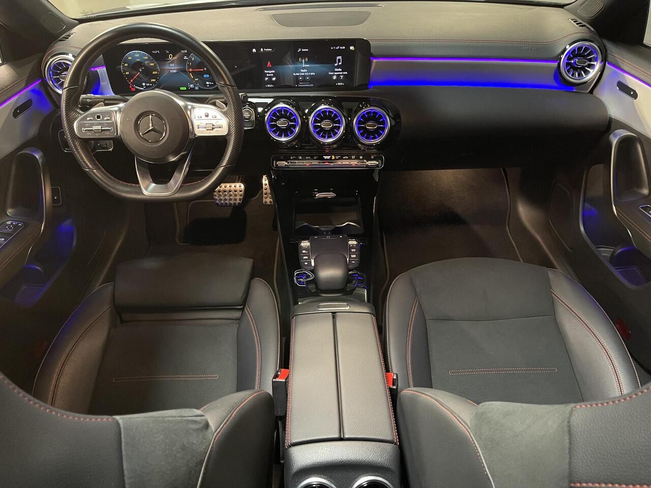 Mercedes-Benz CLA-KLASSE 250 e AMG Line 19"/Panoramadak/Stoelverwarming/Camera/Sfeerverlichting