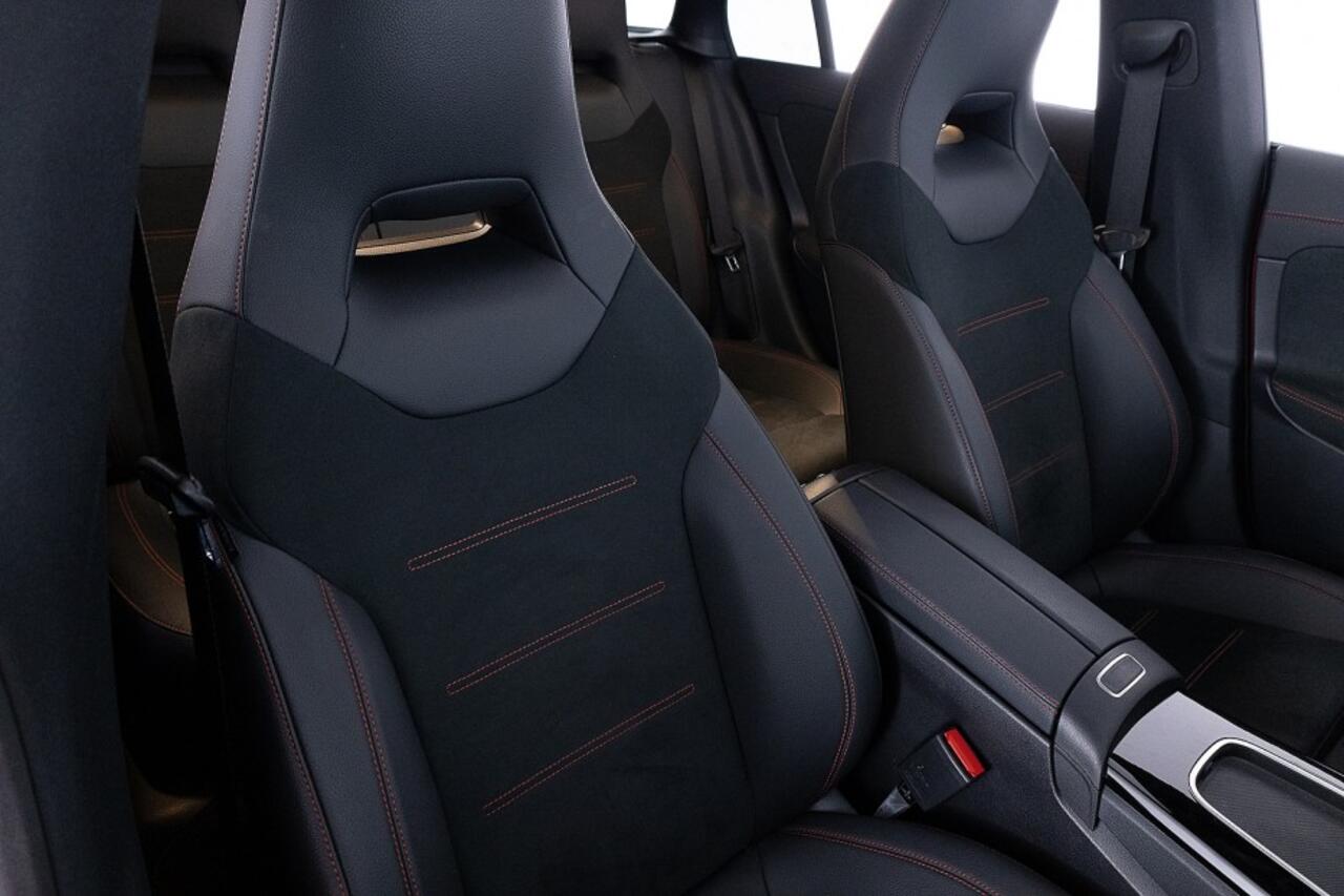 Mercedes-Benz CLA-KLASSE 250 Shooting Brake e AMG Line | PANORAMADAK | LED | SFEER ? 1e Eigenaar