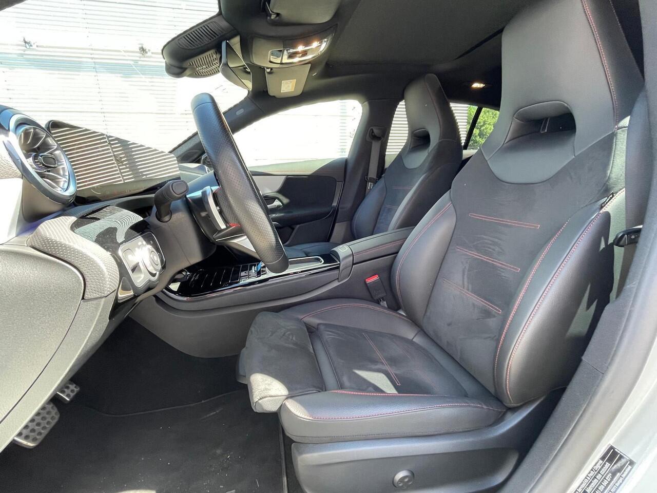 Mercedes-Benz CLA-KLASSE Shooting Brake 180 | Panoramadak | AMG Night | 360° Camera | Head-up display | Memorystoelen verwarmd | Sfeerverlichting