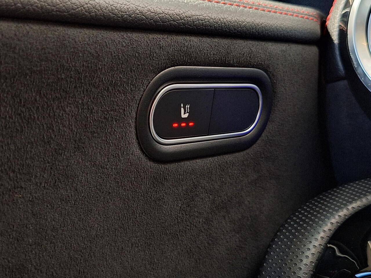 Mercedes-Benz CLA-KLASSE 250 e Star Edition AMG Line | Panoramadak | Multibeam LED | Achteruitrijcamera | Keyless-GO