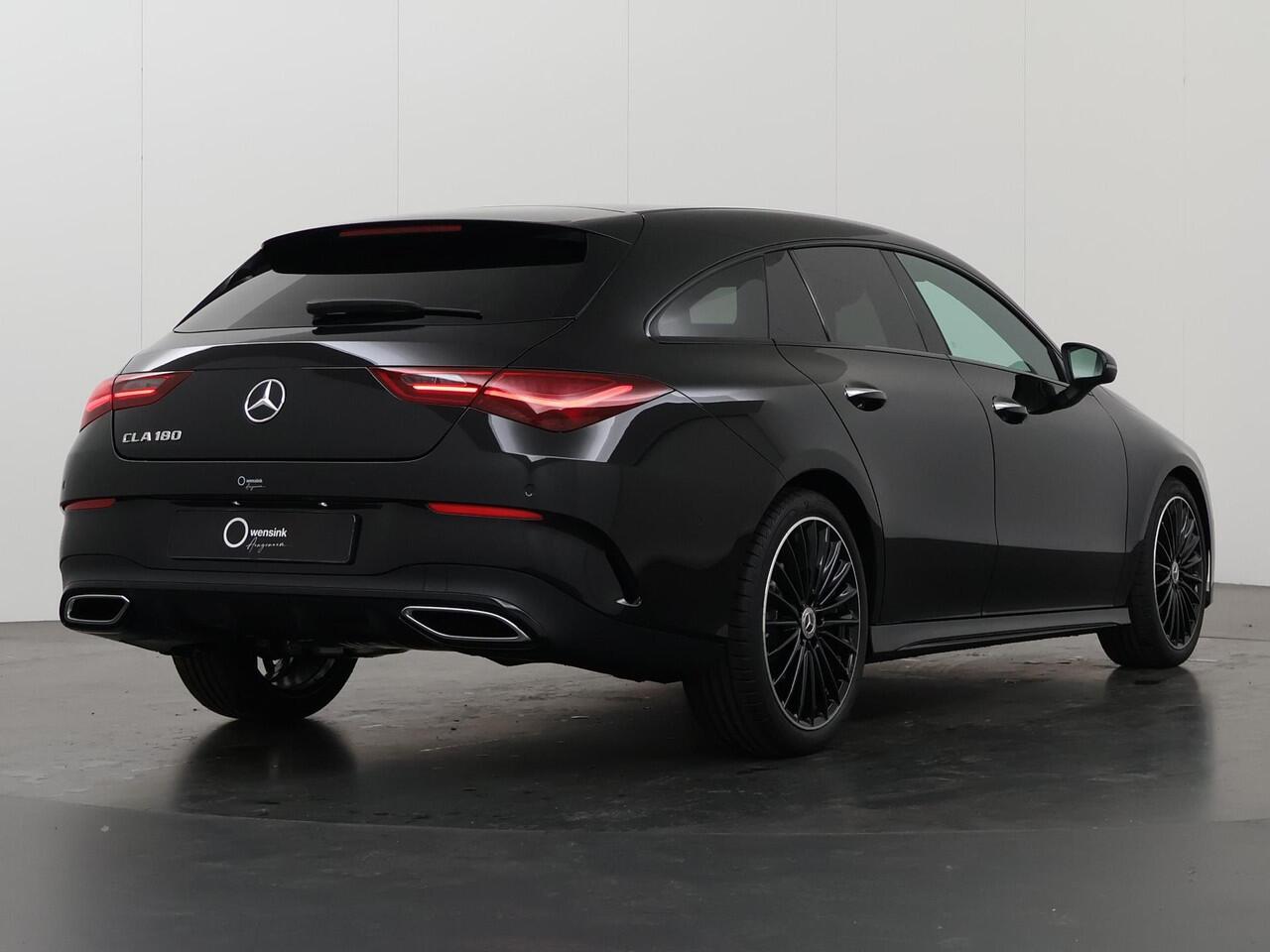 Mercedes-Benz CLA-KLASSE Shooting Brake 180 Star Edition AMG NIGHT | Panoramadak | Dodehoekassitent | Apple Carplay | MultiBeam LED | Sfeerverlichting | Stoelverwarming |